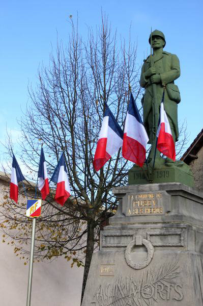 2013-11-11 Pusey Monument Aux Morts 055