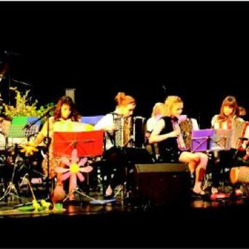 Revue de presse : Quatre heures de spectacle 