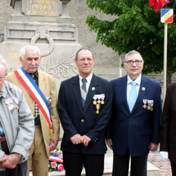 Trois médaillés le 8 mai