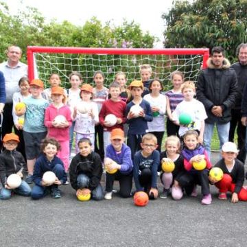 Découverte du handball... à Pusey version 2015
