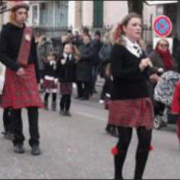 Les jeunes dansent contre la maladie